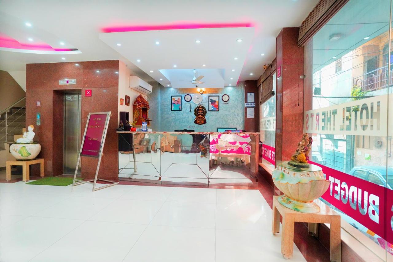 Hotel The Rts Plaza Nova Deli Exterior foto