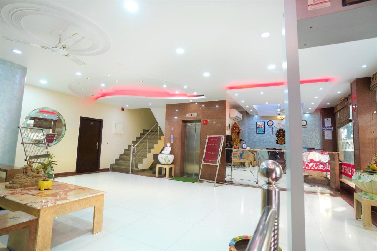 Hotel The Rts Plaza Nova Deli Exterior foto